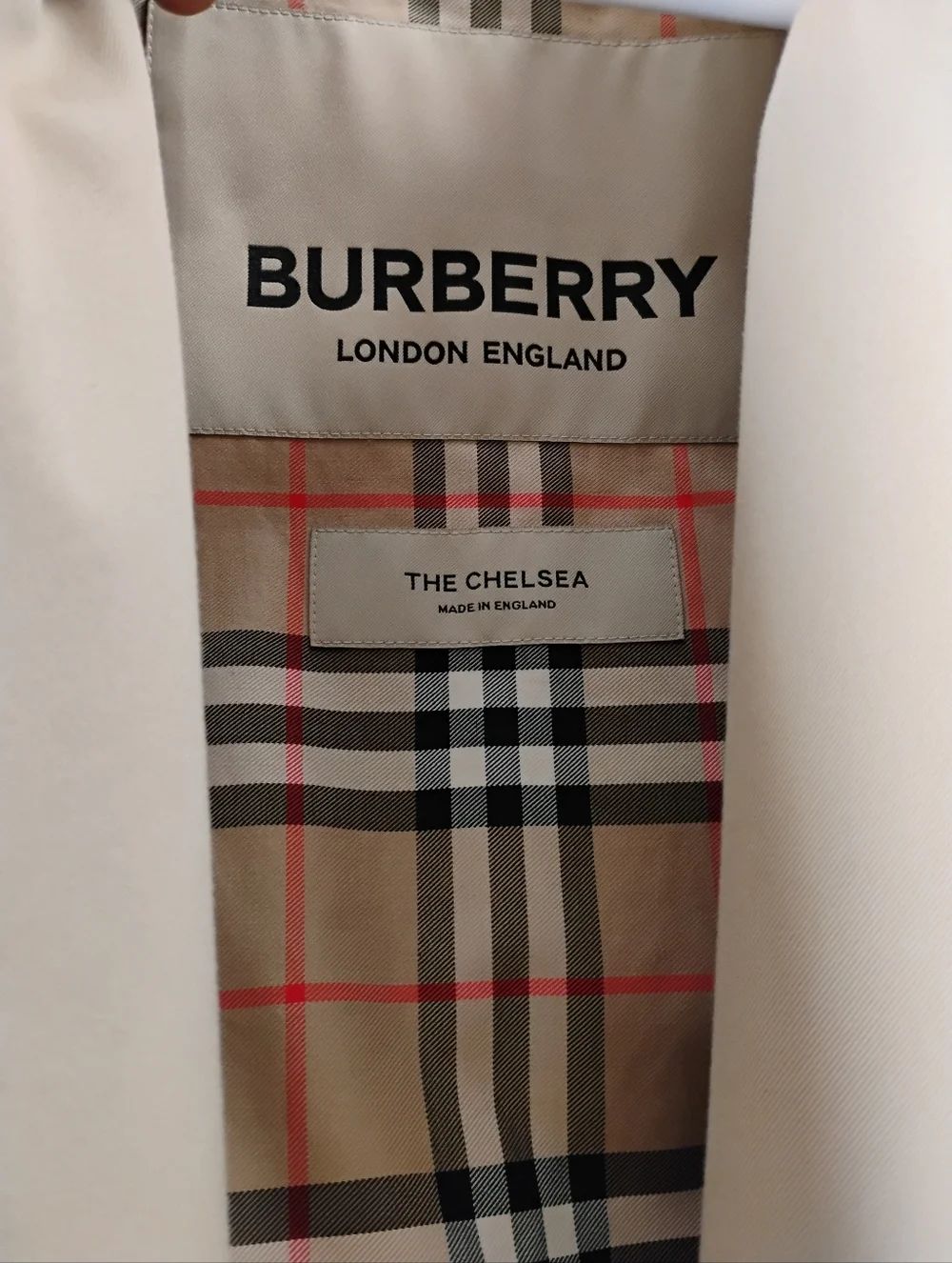 Burberry Beige Double-Breasted Trench Coat, Mid length, Chelsea Size US 6 - Picture 12 of 16